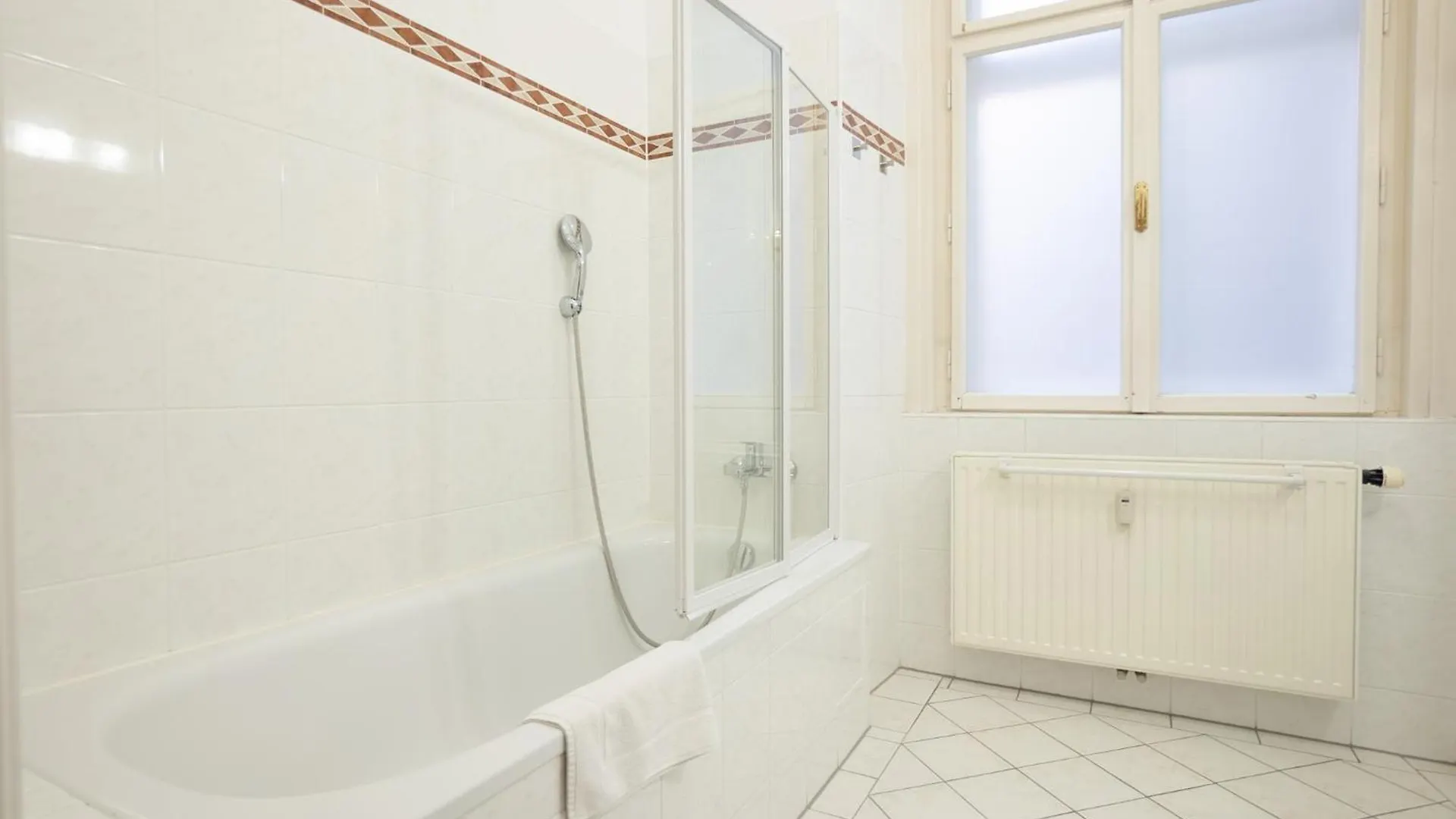 Cozy 1Br Apartment Near Opera - 24H Self Check-In Vienna Austria