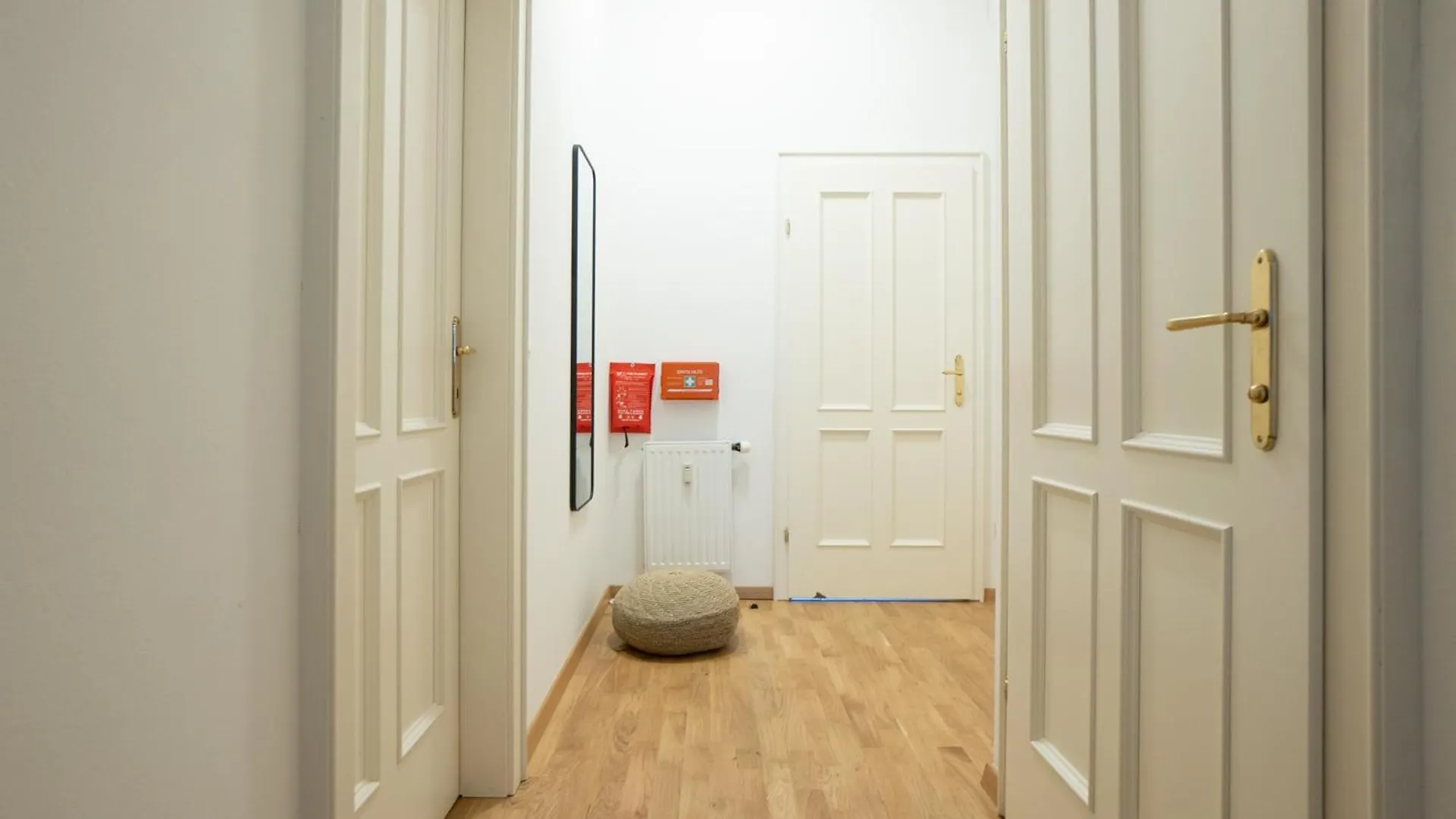 Cozy 1Br Apartment Near Opera - 24H Self Check-In Vienna Austria